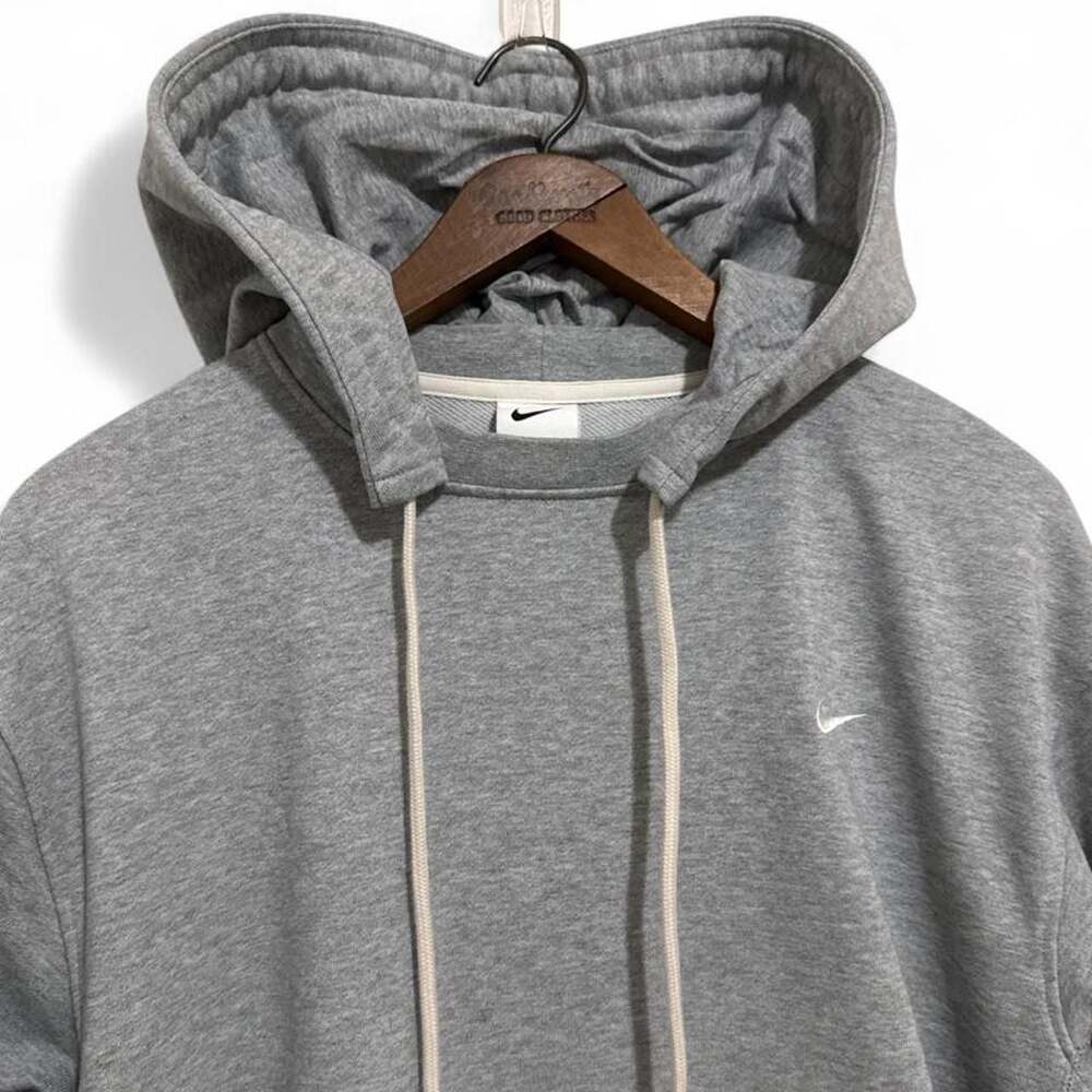 Nike Standard Issue Dri-Fit Heather Gray Hoodie